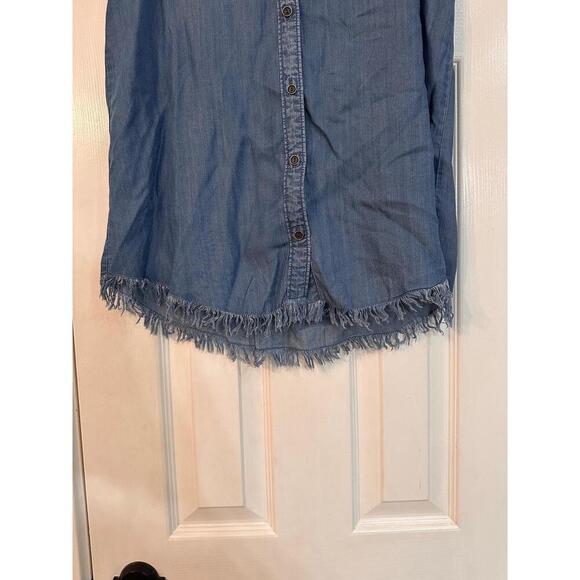 Beach Lunch Lounge Womens S/M Blue Denim Sleeveless Frayed Hem Shirt - Picture 4 of 8